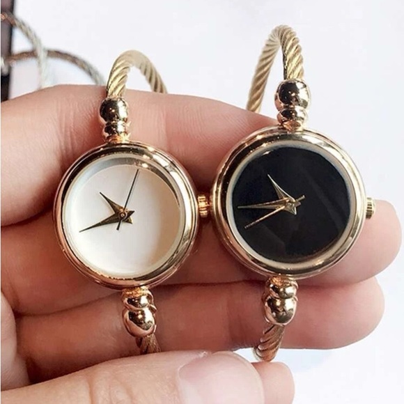 Round Pointer Quartz Watch in stainless steel - Picture 4 of 4